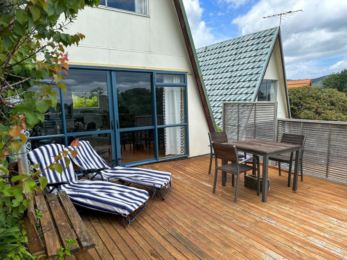 Pohutukawa Coastal Chalets