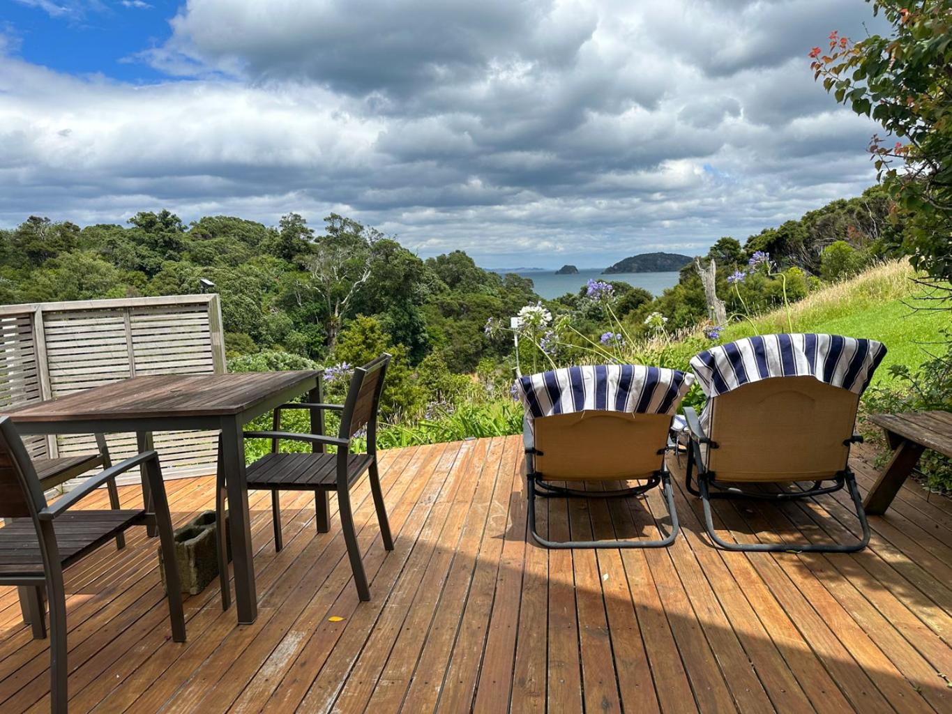 Pohutukawa Coastal Chalets
