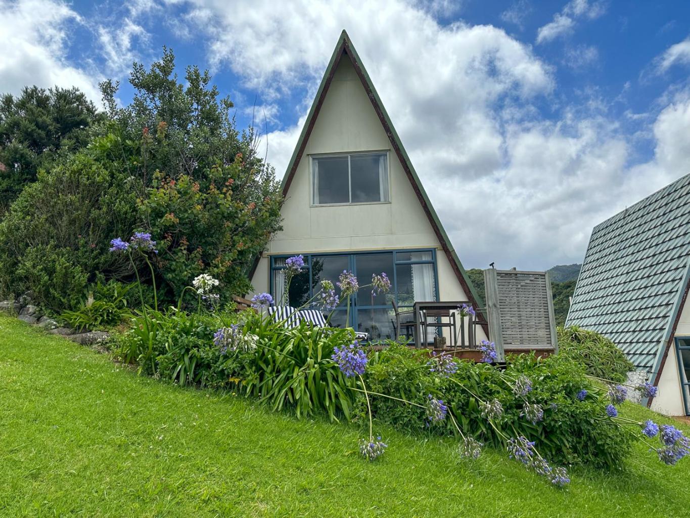 Pohutukawa Coastal Chalets