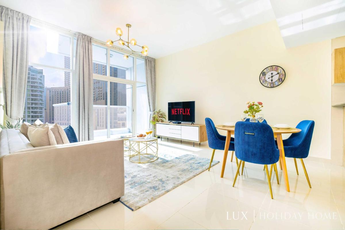 LUX Marina View Prime Location Near Beach