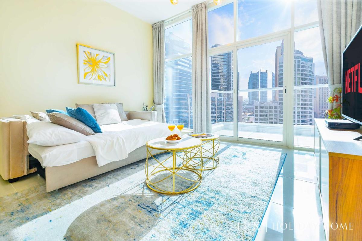 LUX Marina View Prime Location Near Beach
