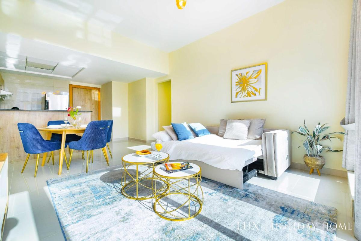 LUX Marina View Prime Location Near Beach
