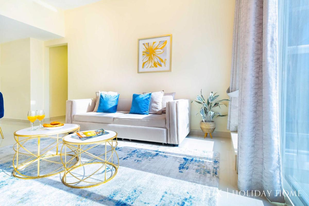 LUX Marina View Prime Location Near Beach