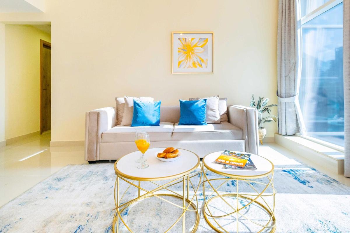 LUX Marina View Prime Location Near Beach