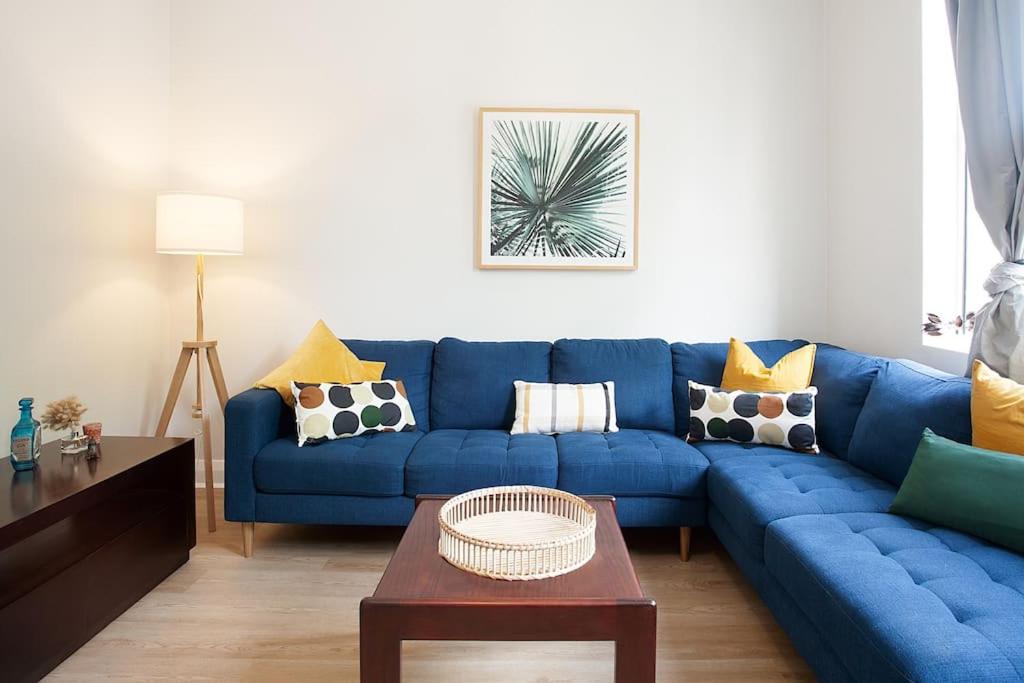 Large 4 Bed Beachside Haven 50m to Bondi Beach