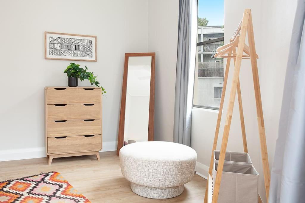 Large 4 Bed Beachside Haven 50m to Bondi Beach