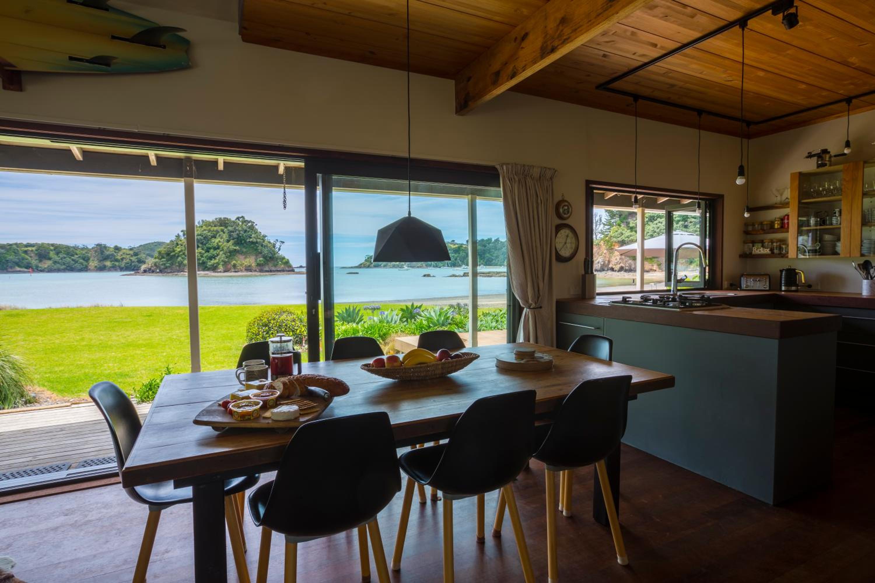 Absolute Beach front-Tutukaka Harbour view 2