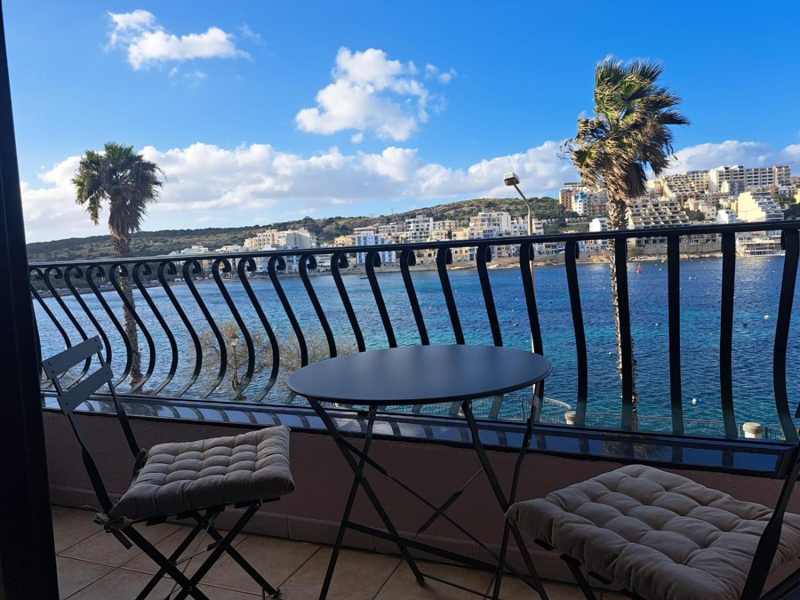 Seafront Apartment in St. Paul's Bay — photo 2