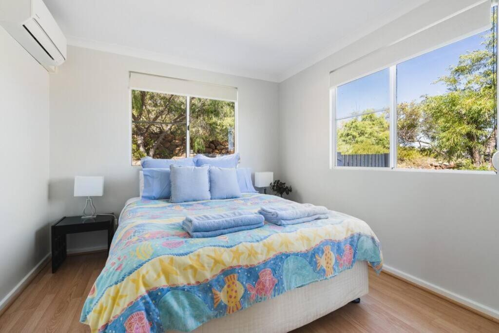 Seaview Residence by 