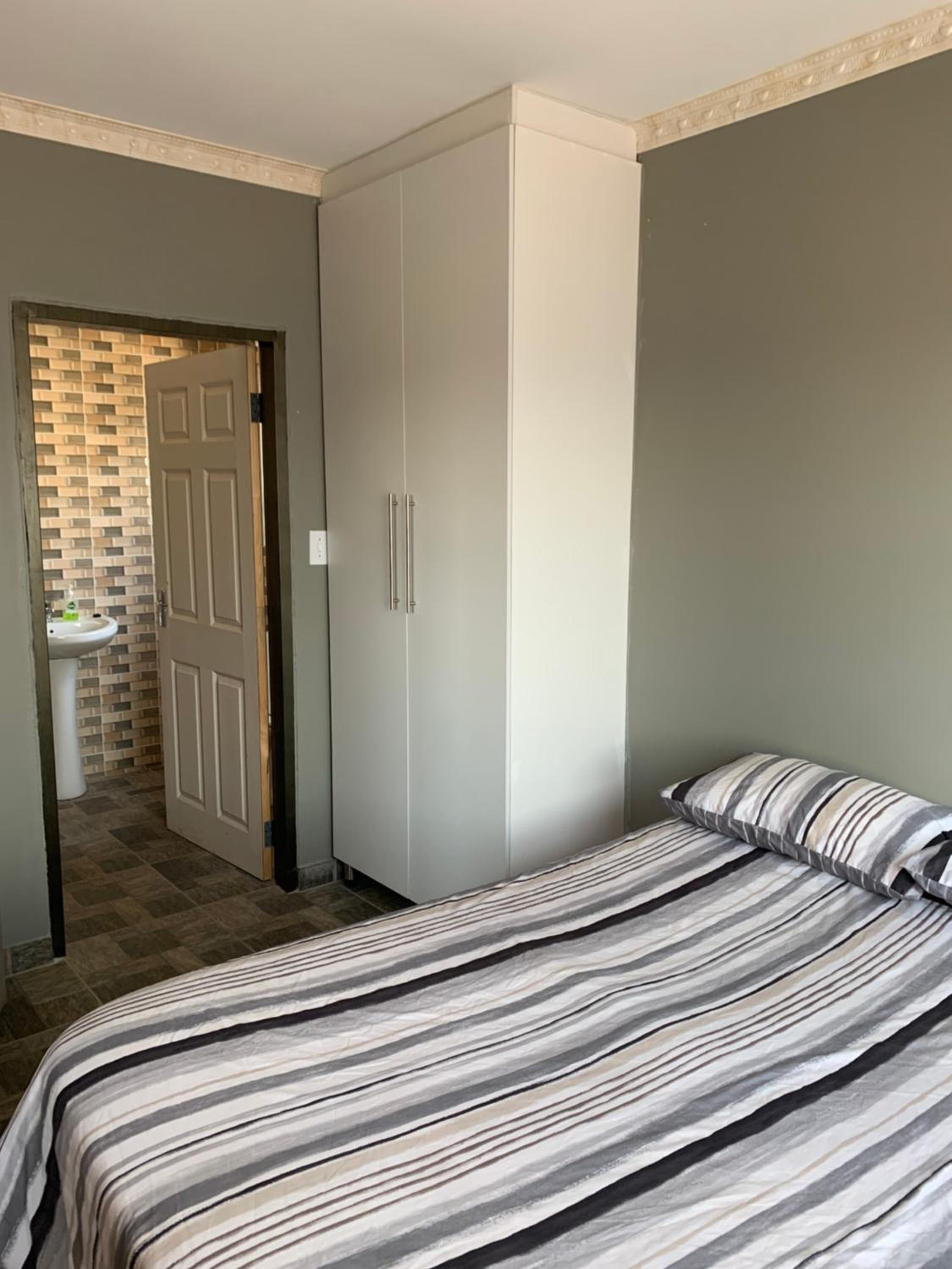 Orlando Manor view 5