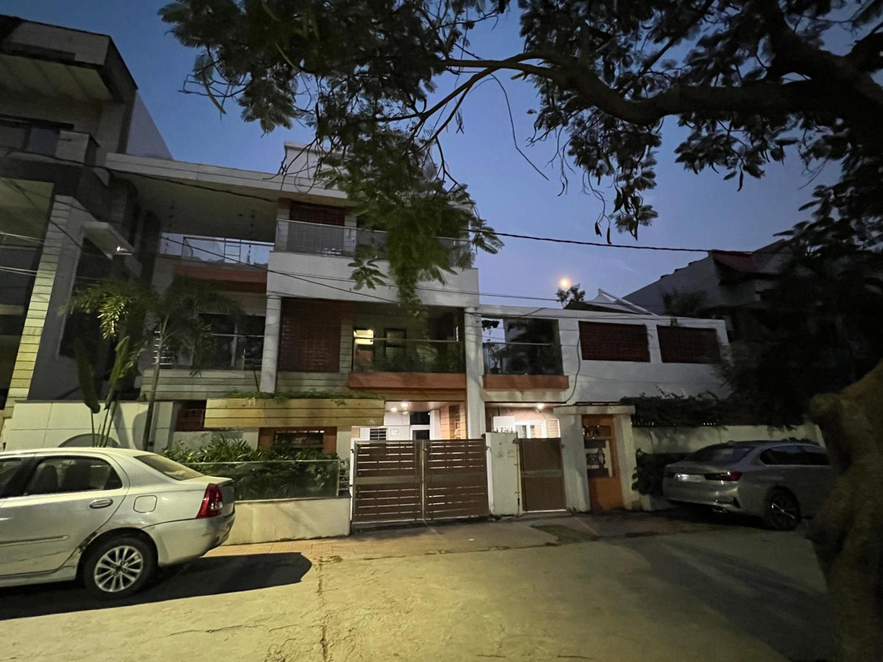 GREEN HOME STAY