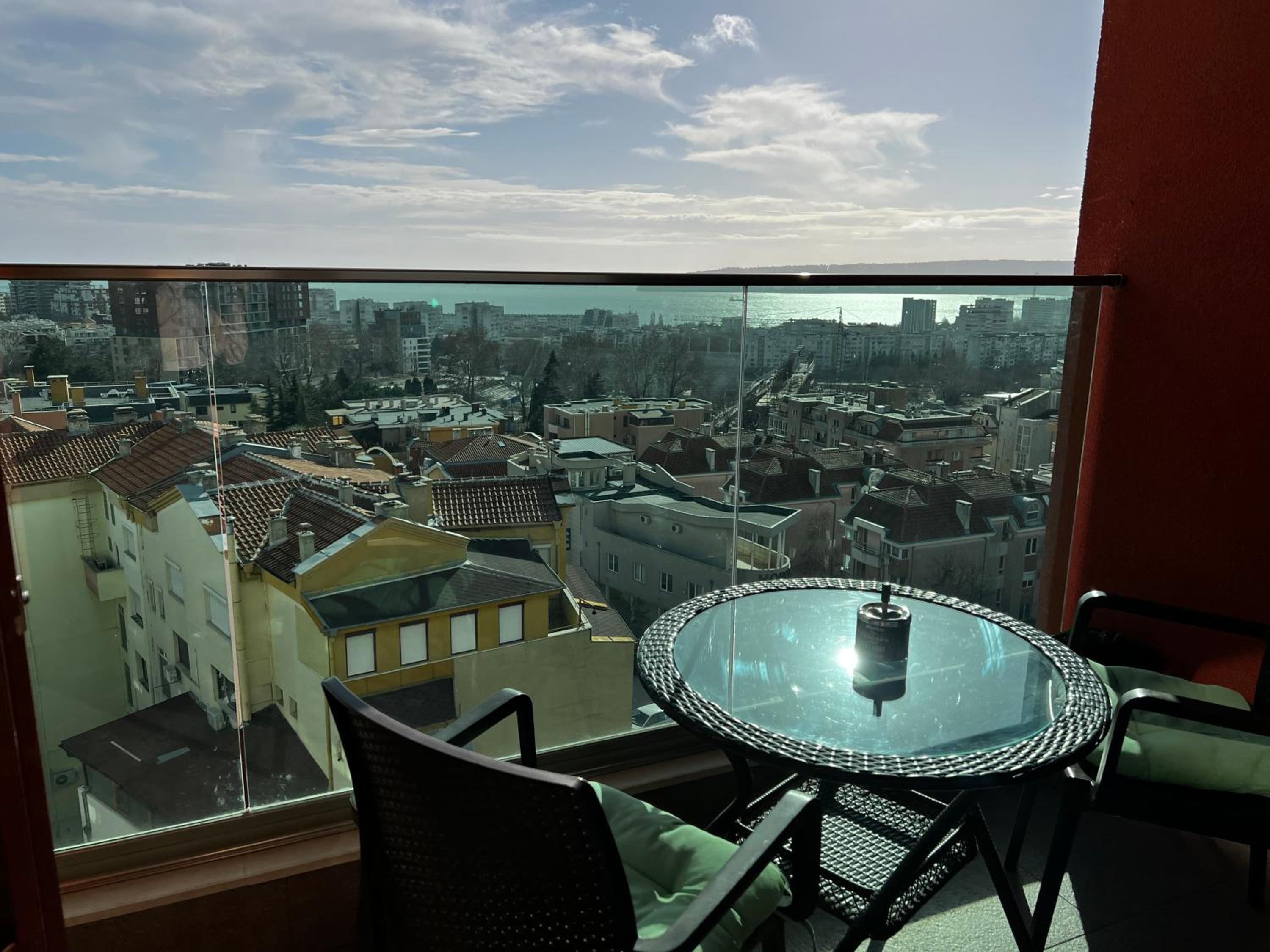 Breathtaking sea view apartment view 3
