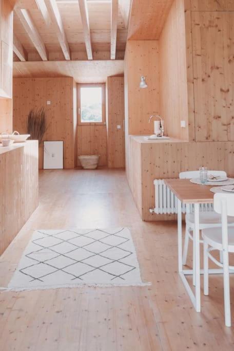 N a k e d S o l photo 2