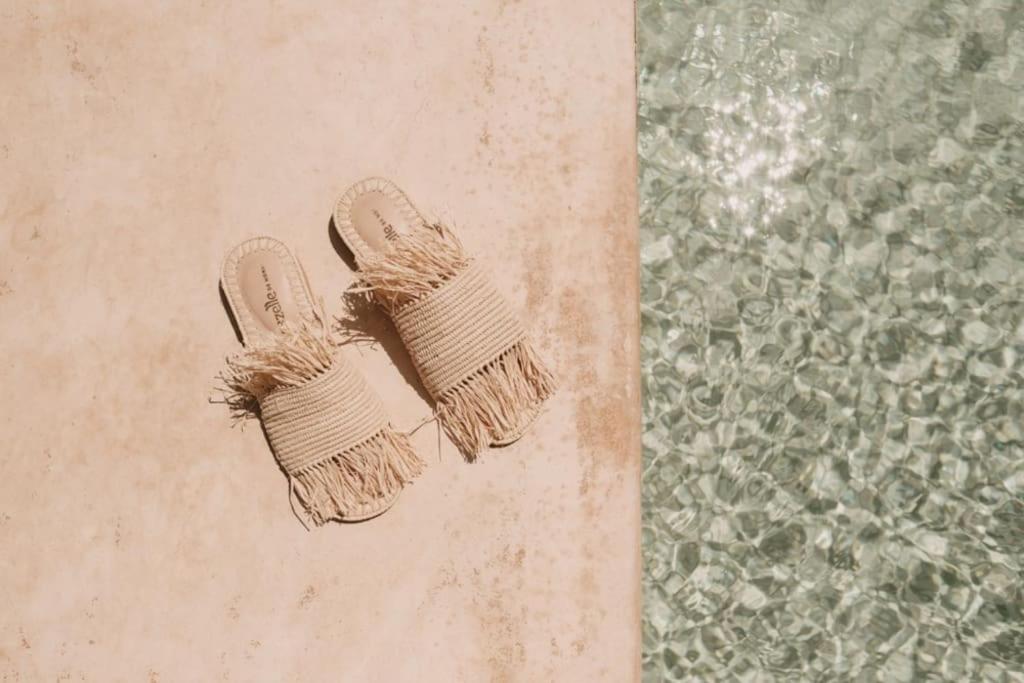 N a k e d S o l photo 5