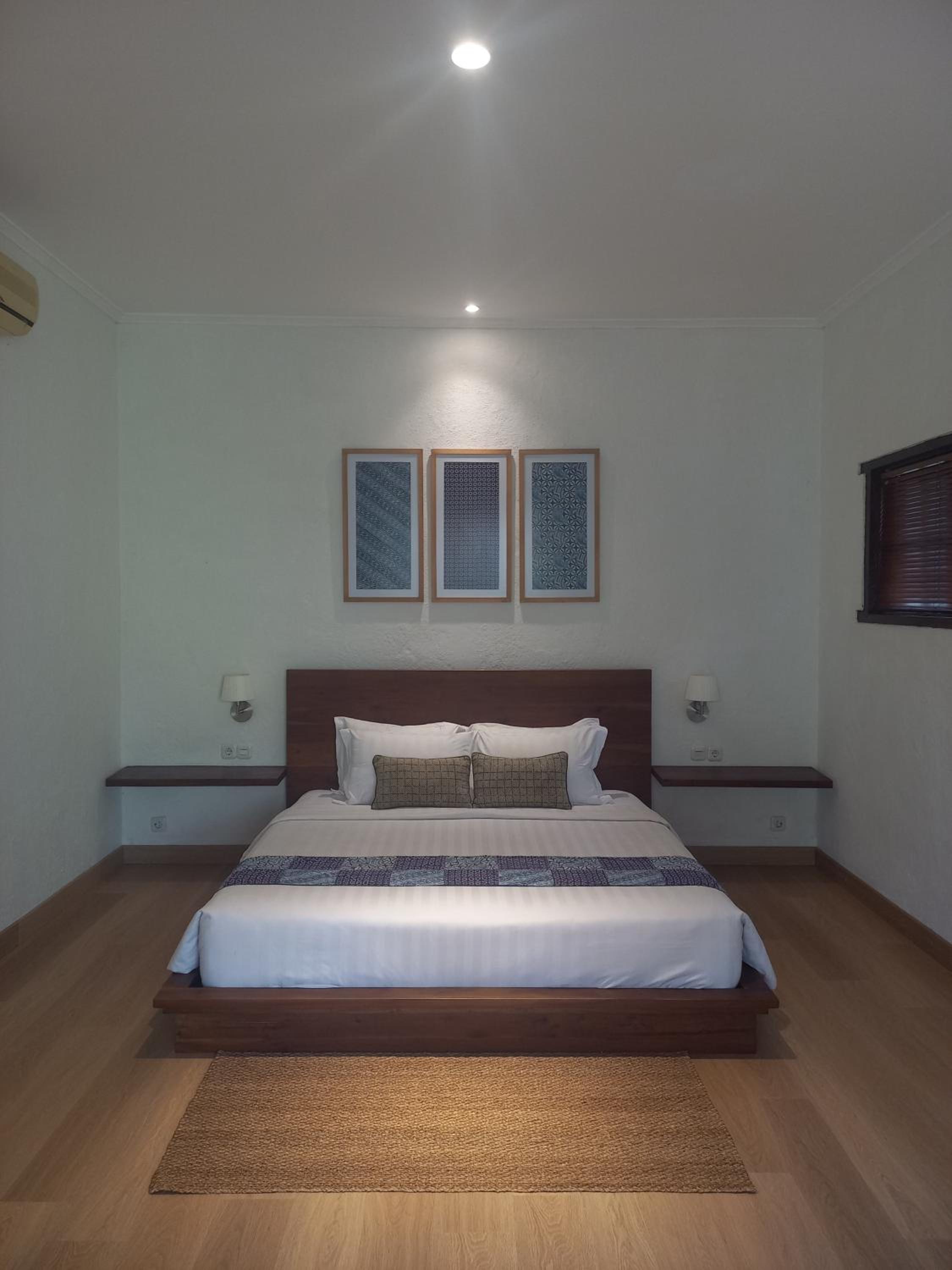 Villa Aquin, Solo - 15