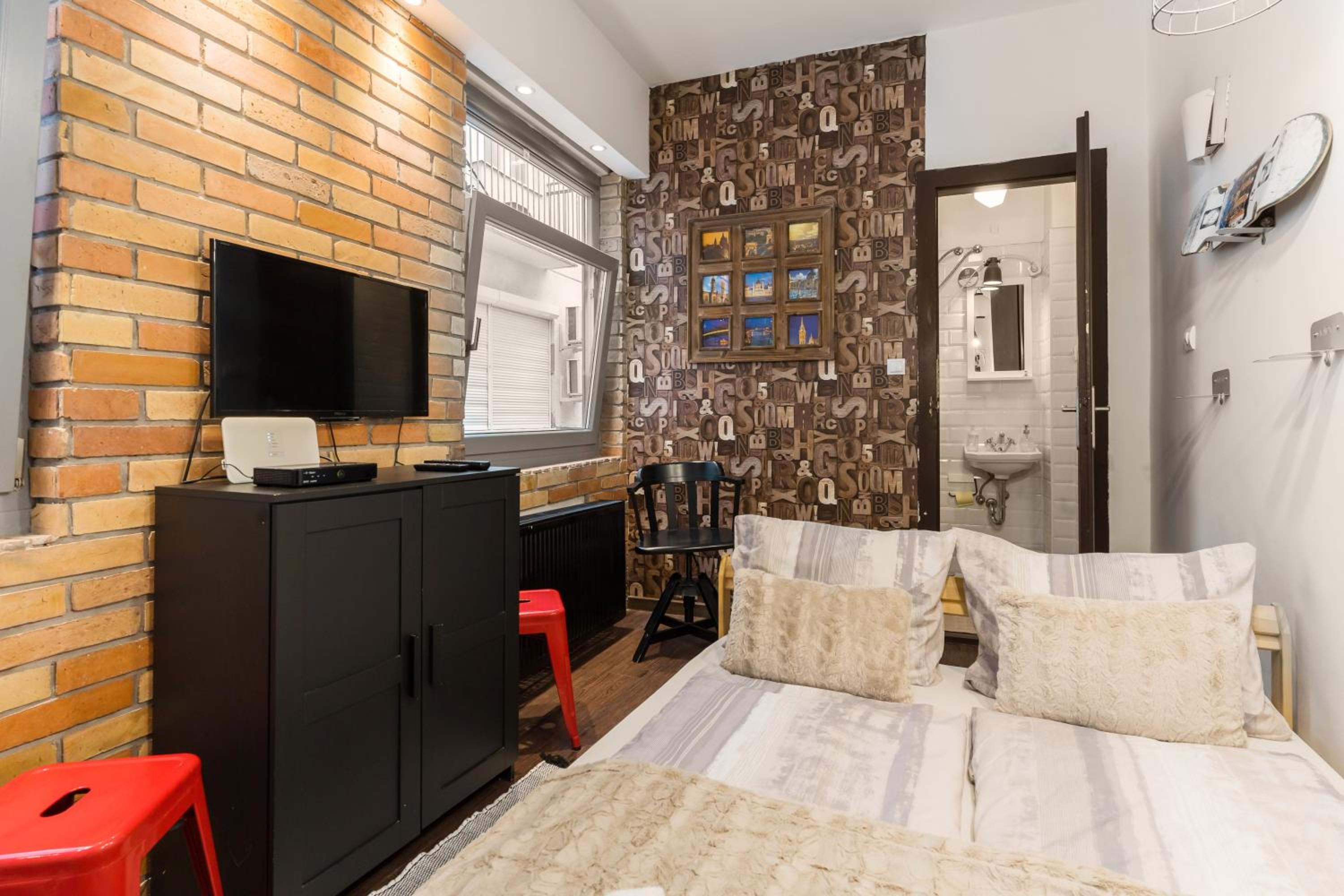 Cheerful studio Budapest downtown