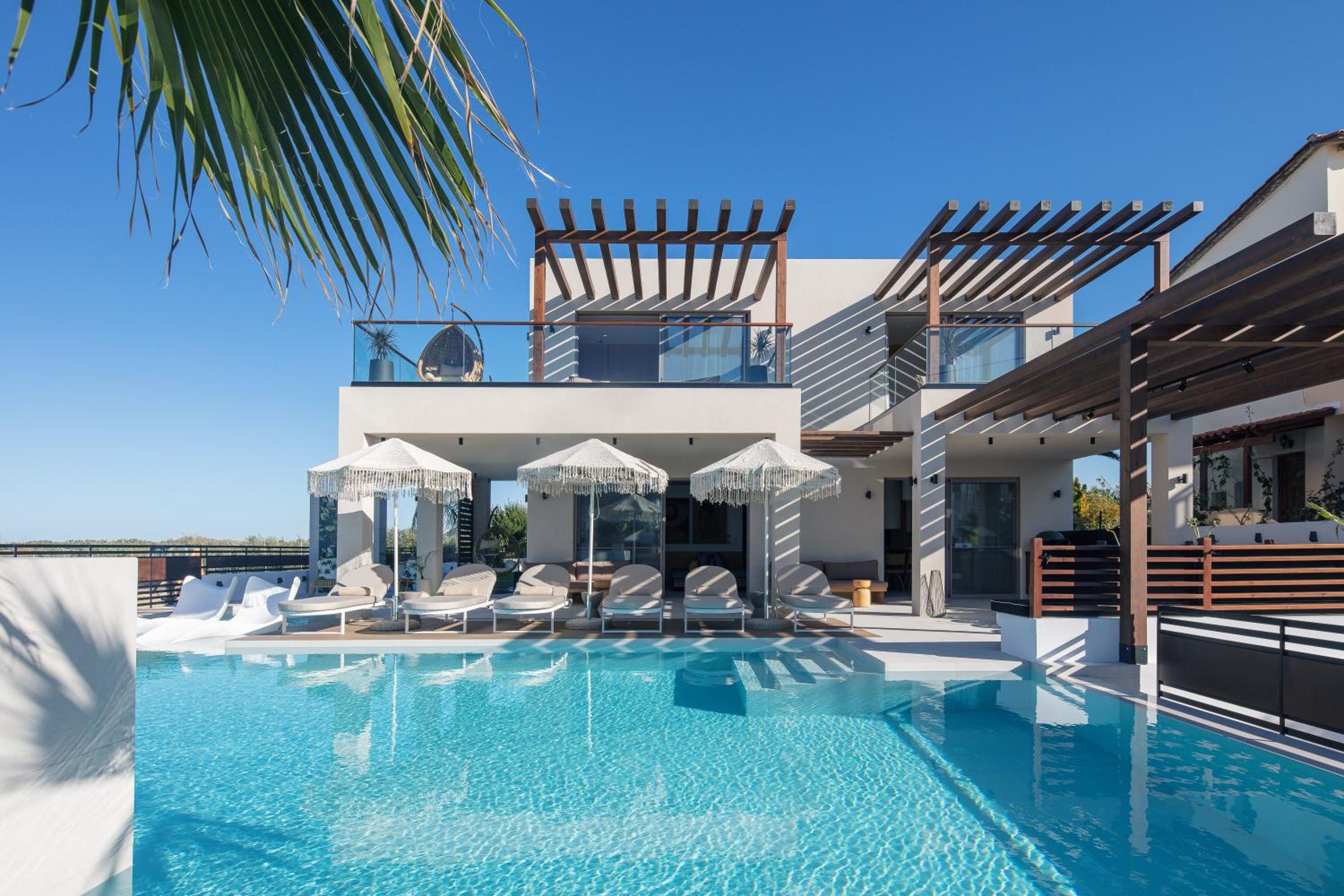 Macaw Luxury Residence, daily housekeeping included!