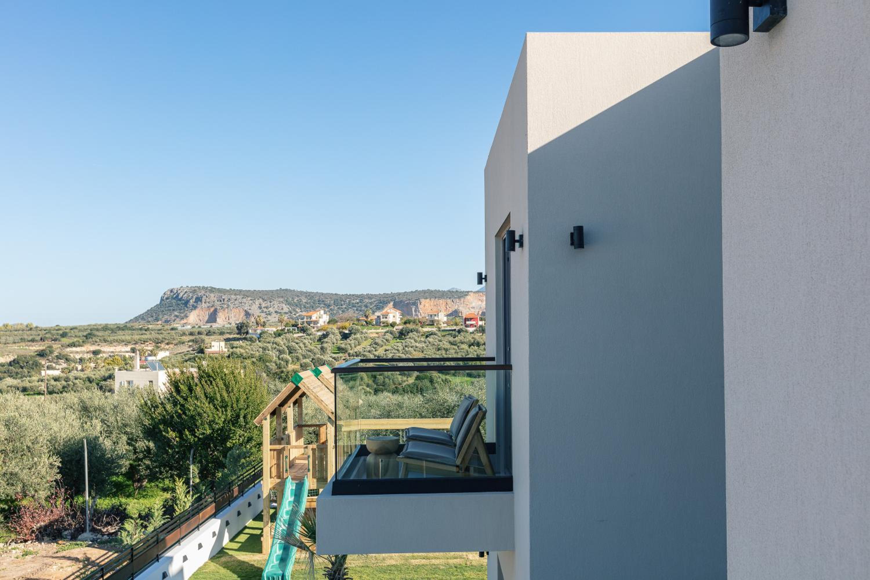 Macaw Luxury Residence, daily housekeeping included!