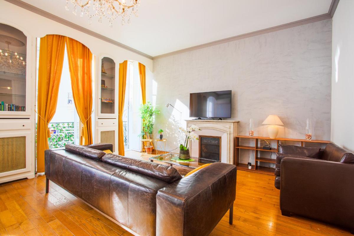 L'OFFENBACH AP4268 By Riviera Holiday Homes photo 4