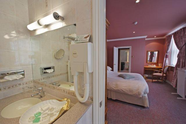 Douglas Vacations - Regency Hotel - Property Image 14