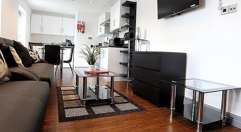 Lewis Apartment 3 Well located Northern Quarter sleeps Upto 8 view 5