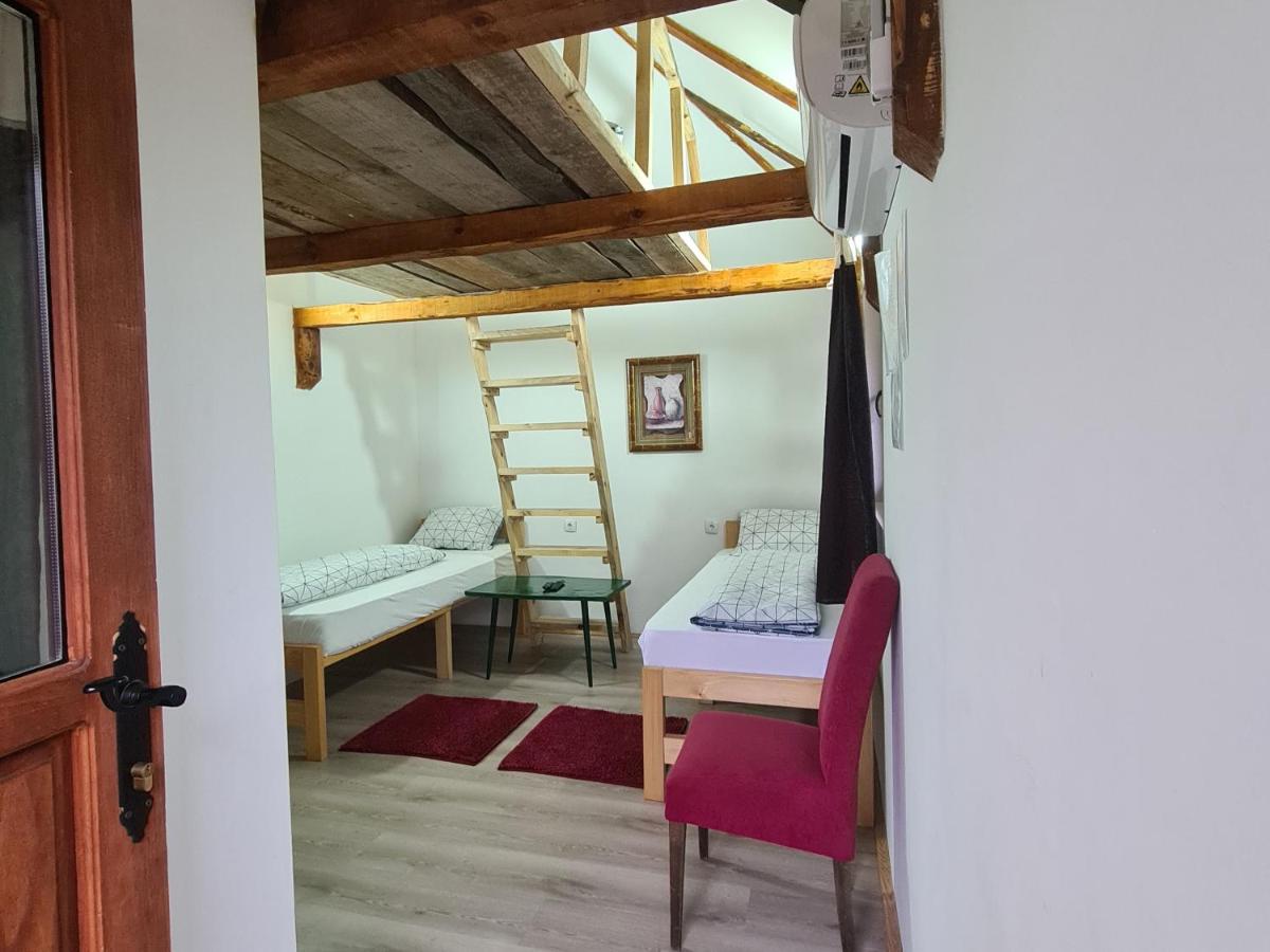 Photo 18
