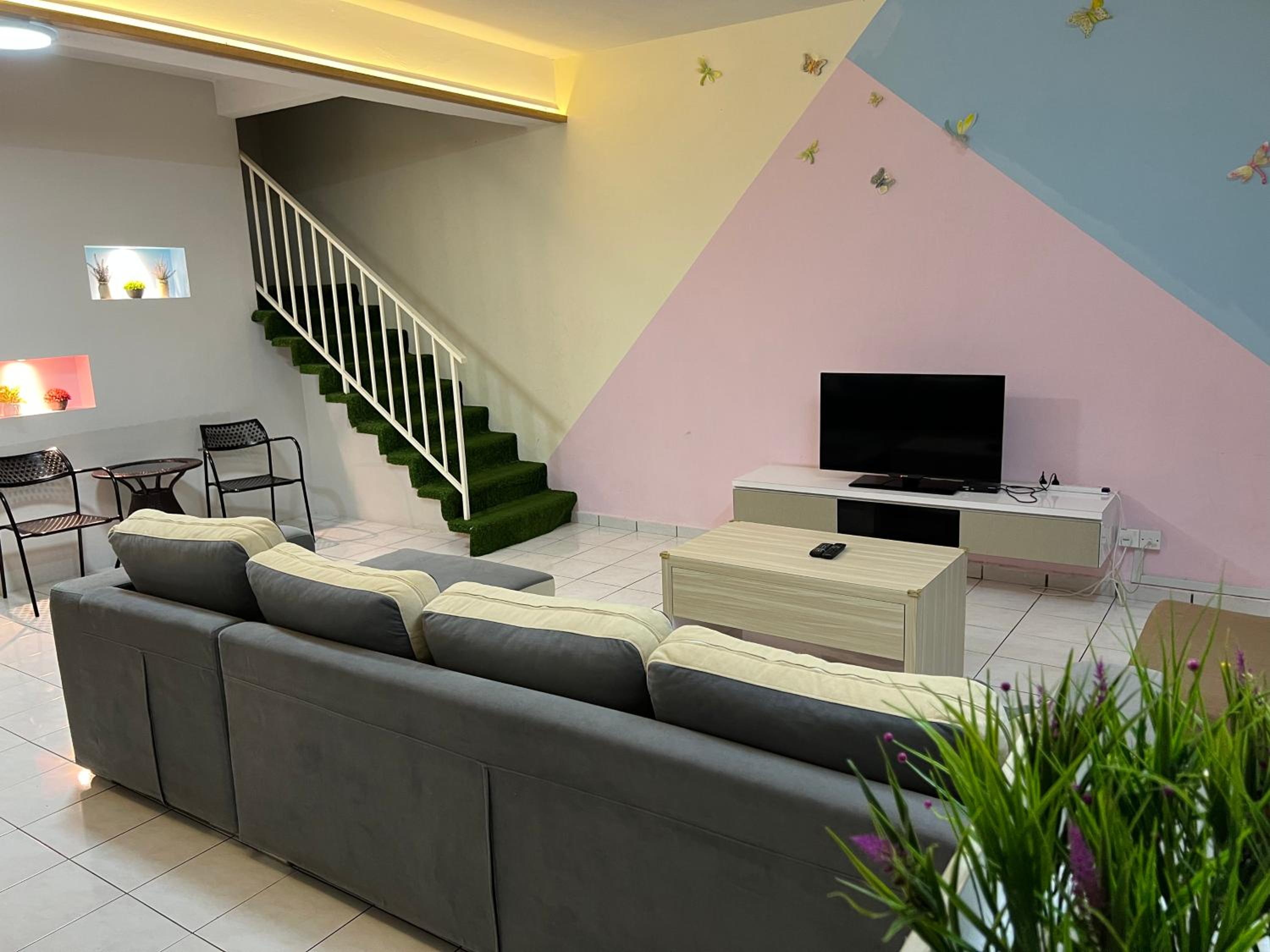 Seri Manjung HomeStay @Spacious Family Home photo 3