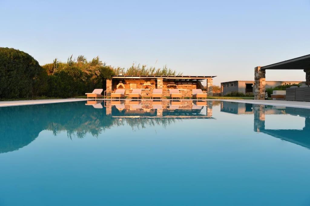 SUNRAY Paros Beach front 2 bedroom house next to kite sports photo 4