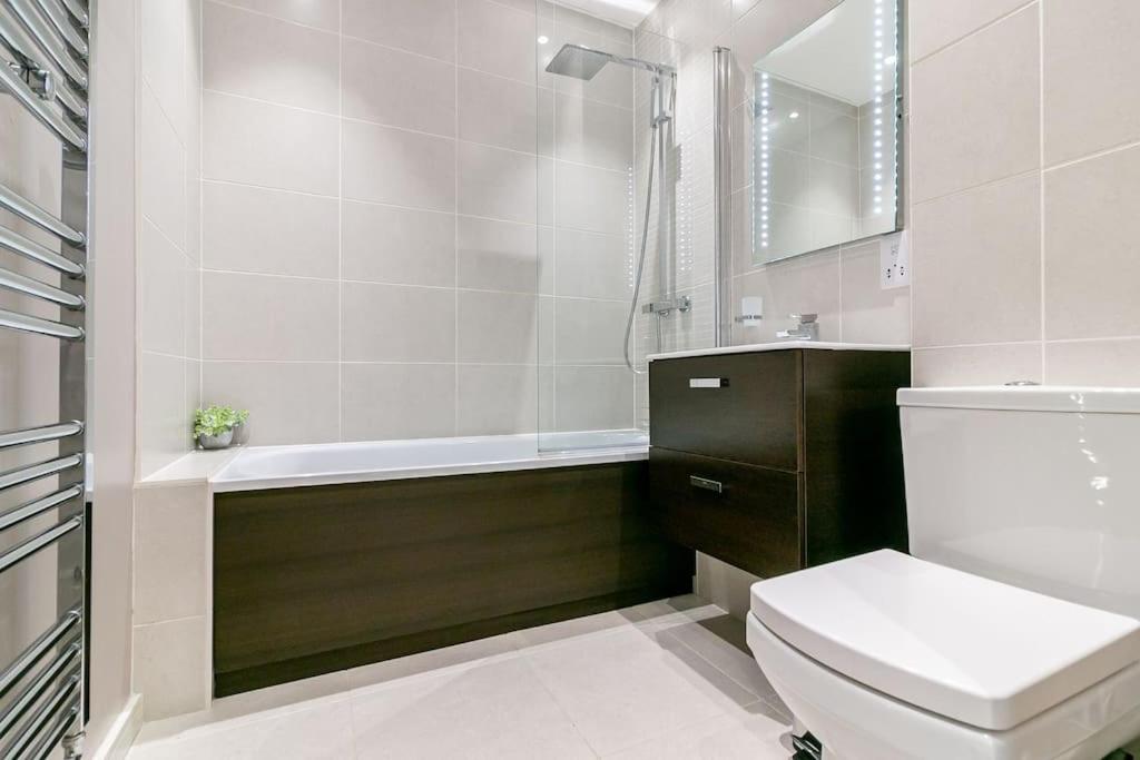 One Bedroom Apartment By Vesta Serviced Accommodation & Short Lets St Albans With Free Parking & Free WiFi