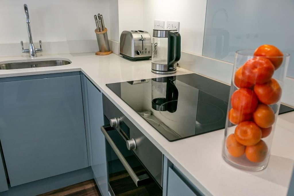 One Bedroom Apartment By Vesta Serviced Accommodation & Short Lets St Albans With Free Parking & Free WiFi, photo 29