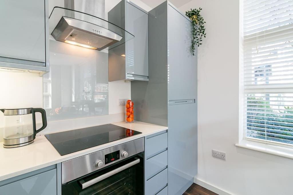 One Bedroom Apartment By Vesta Serviced Accommodation & Short Lets St Albans With Free Parking & Free WiFi, photo 36