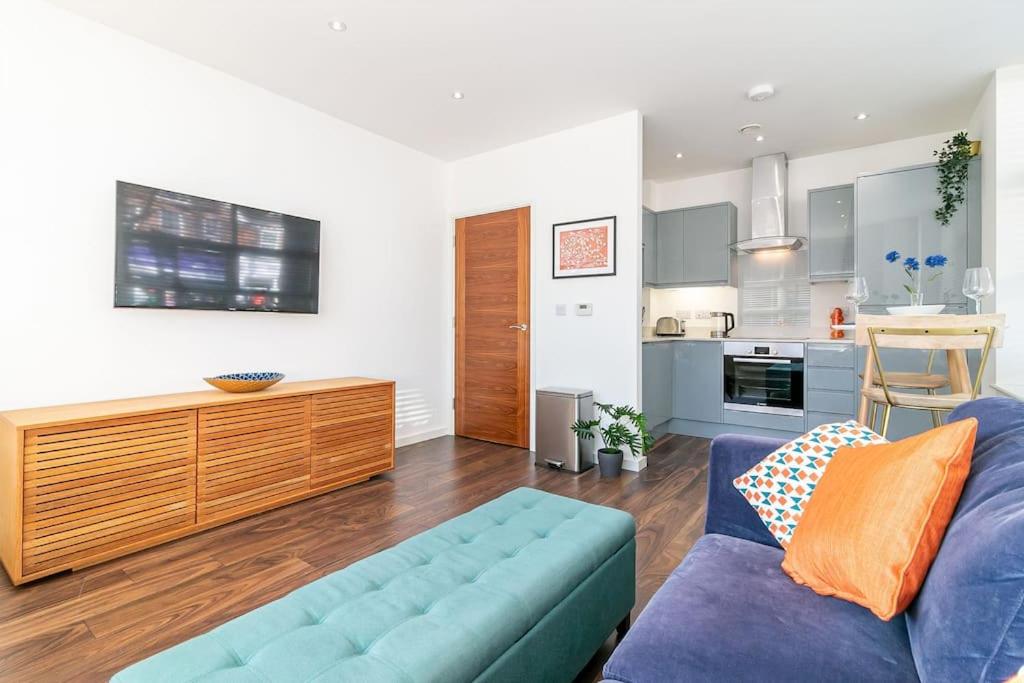 One Bedroom Apartment By Vesta Serviced Accommodation & Short Lets St Albans With Free Parking & Free WiFi, photo 31
