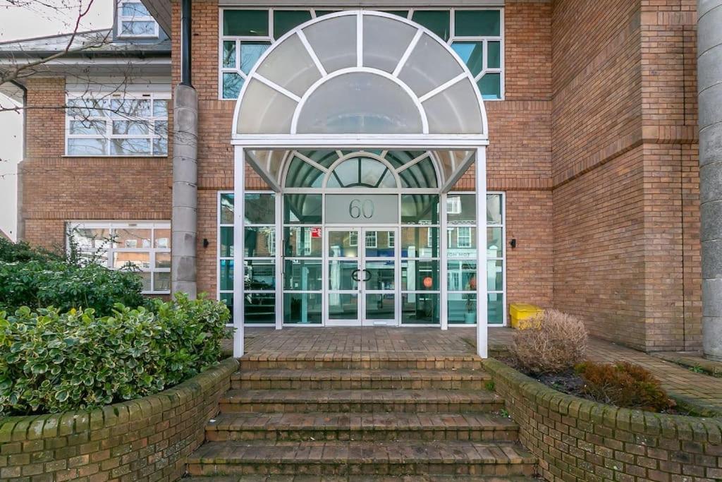 One Bedroom Apartment By Vesta Serviced Accommodation & Short Lets St Albans With Free Parking & Free WiFi, photo 28