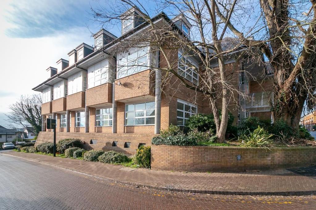 One Bedroom Apartment By Vesta Serviced Accommodation & Short Lets St Albans With Free Parking & Free WiFi, photo 17