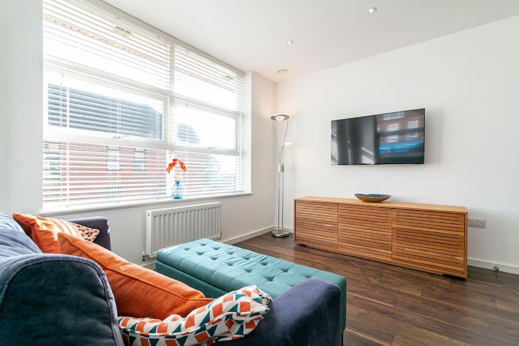 One Bedroom Apartment By Vesta Serviced Accommodation & Short Lets St Albans With Free Parking & Free WiFi, photo 24