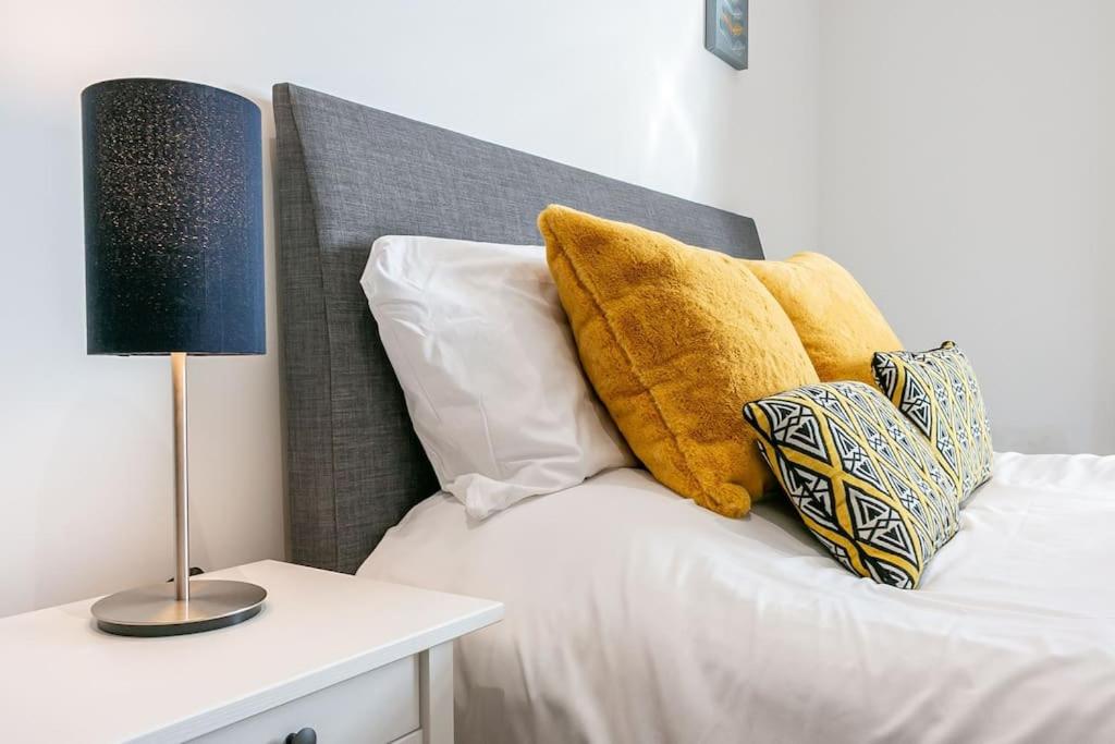 One Bedroom Apartment By Vesta Serviced Accommodation & Short Lets St Albans With Free Parking & Free WiFi, photo 46