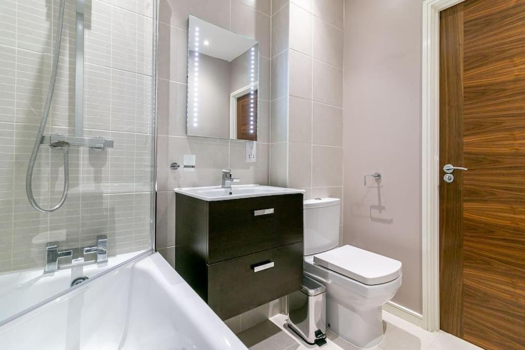 One Bedroom Apartment By Vesta Serviced Accommodation & Short Lets St Albans With Free Parking & Free WiFi, photo 22