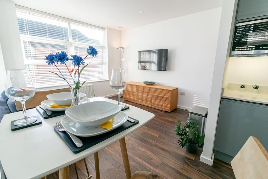 One Bedroom Apartment By Vesta Serviced Accommodation & Short Lets St Albans With Free Parking & Free WiFi, photo 27