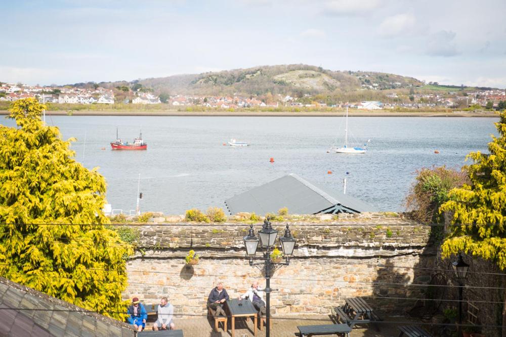 George & Dragon, Conwy view 2