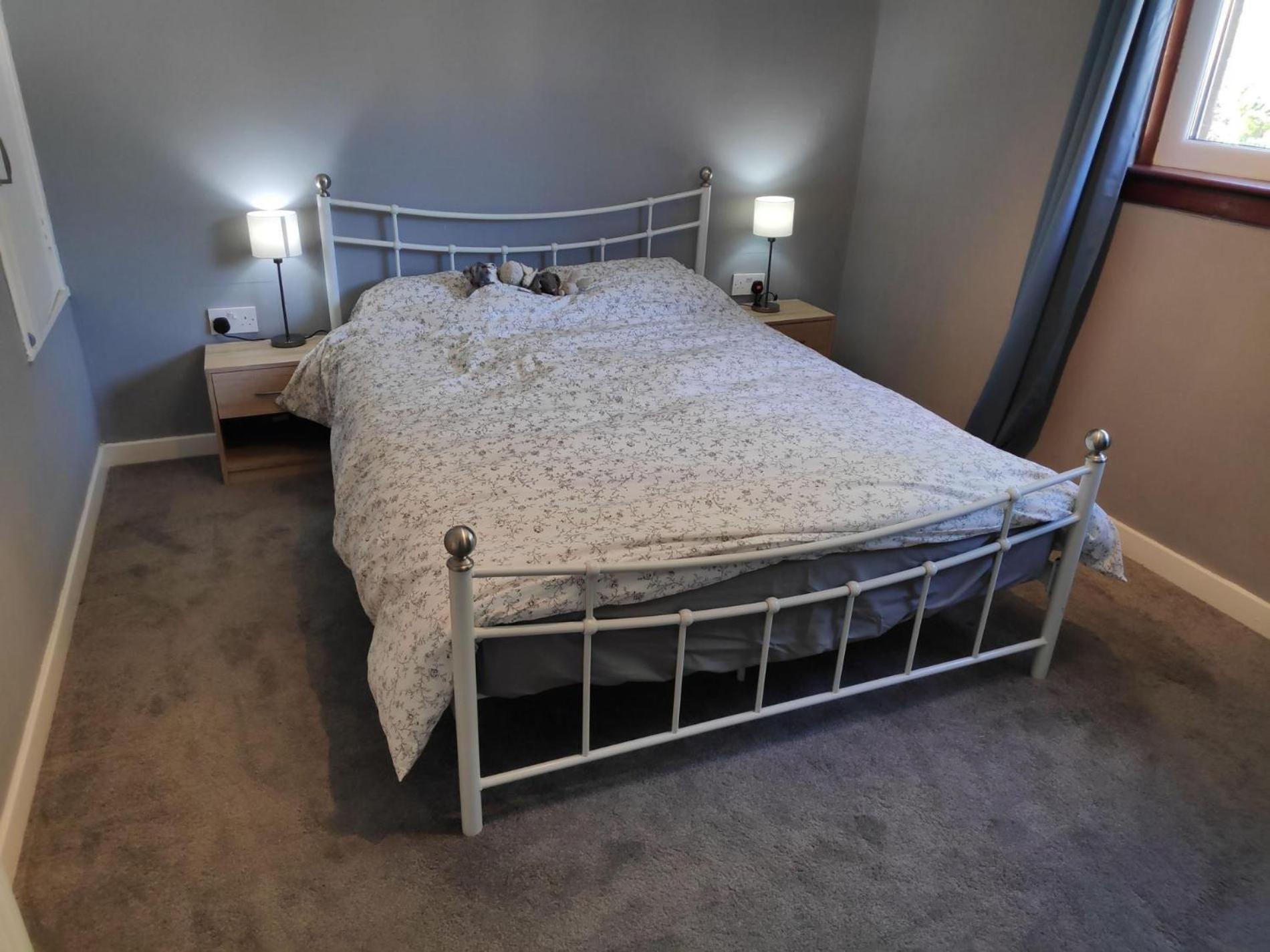 Lovely 2BD Flat in picturesque Limekilns Fife view 3