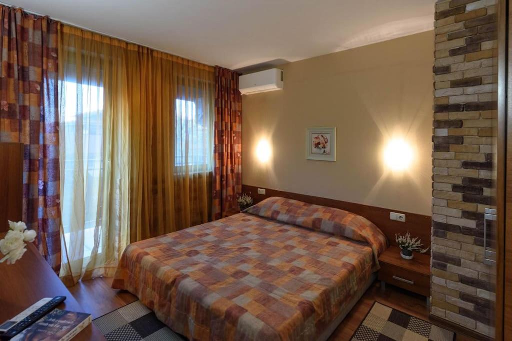 Cosy room in the center of Bansko view 4