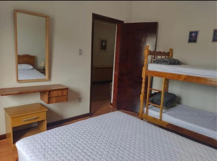 Apartamento Central, quarto andar