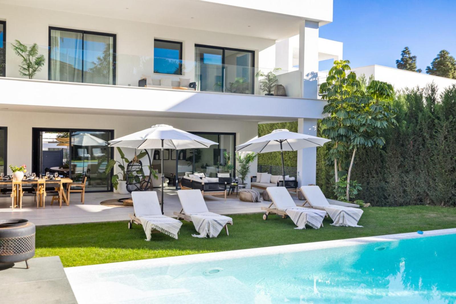 Brand New Modern 5 BDRM Villa in Puerto Banús view 2