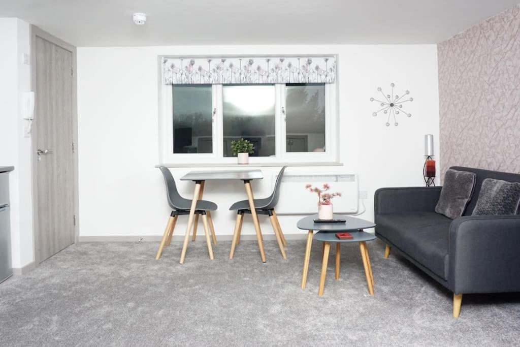 Horizon House, Modern Studio Flat, Free Street Parking Space, Oxford view 3