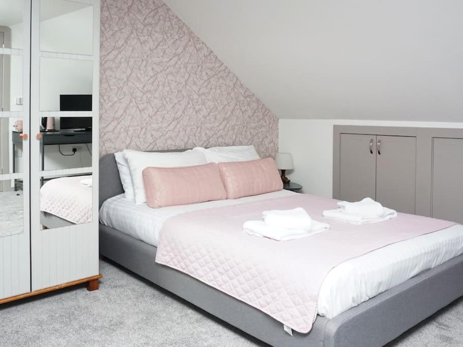 Horizon House, Modern Studio Flat, Free Street Parking Space, Oxford view 2