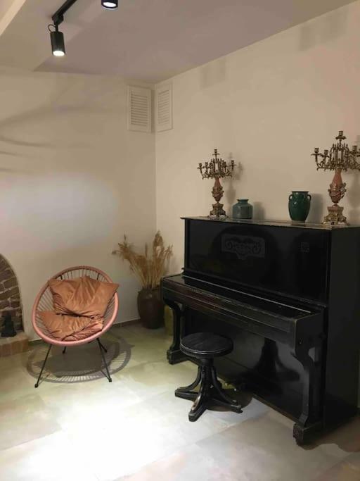 Matisse apartment in old Tbilisi view 3
