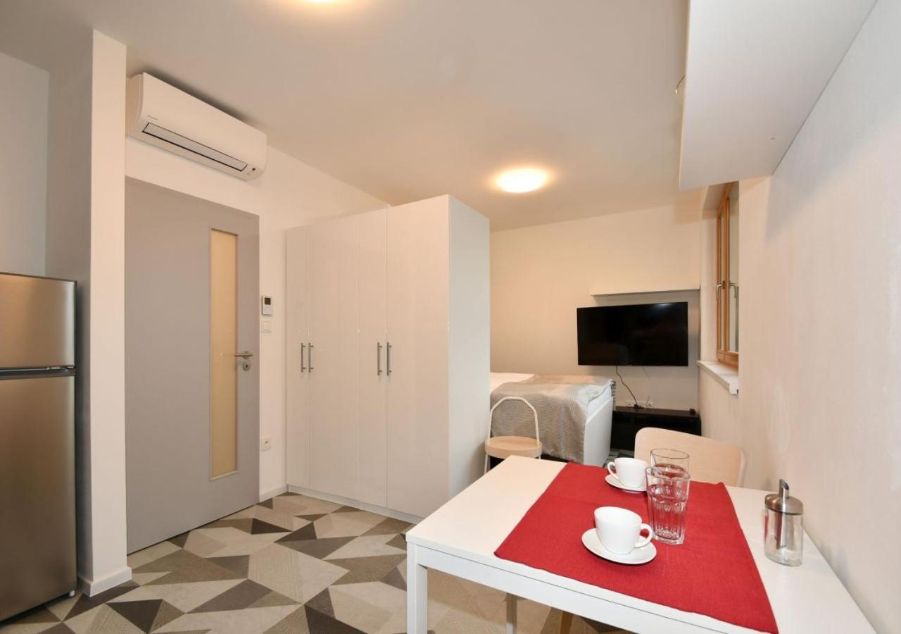EFI Residence Holzova 28