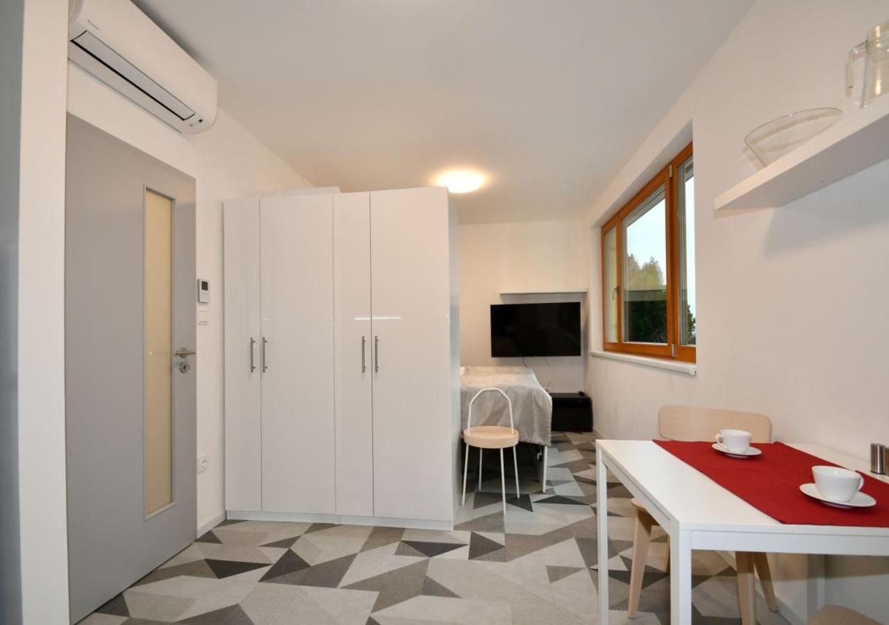 EFI Residence Holzova 28