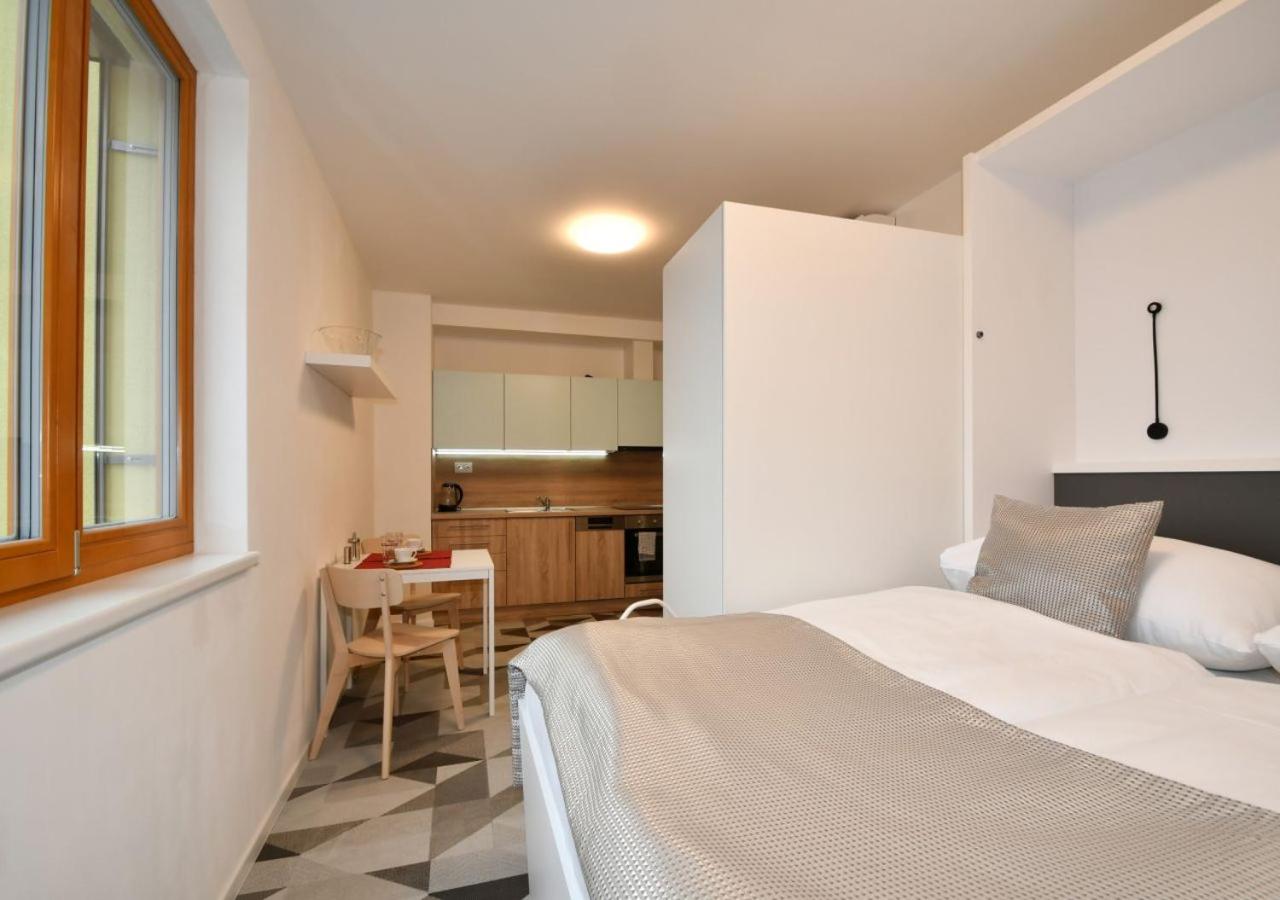 EFI Residence Holzova 28