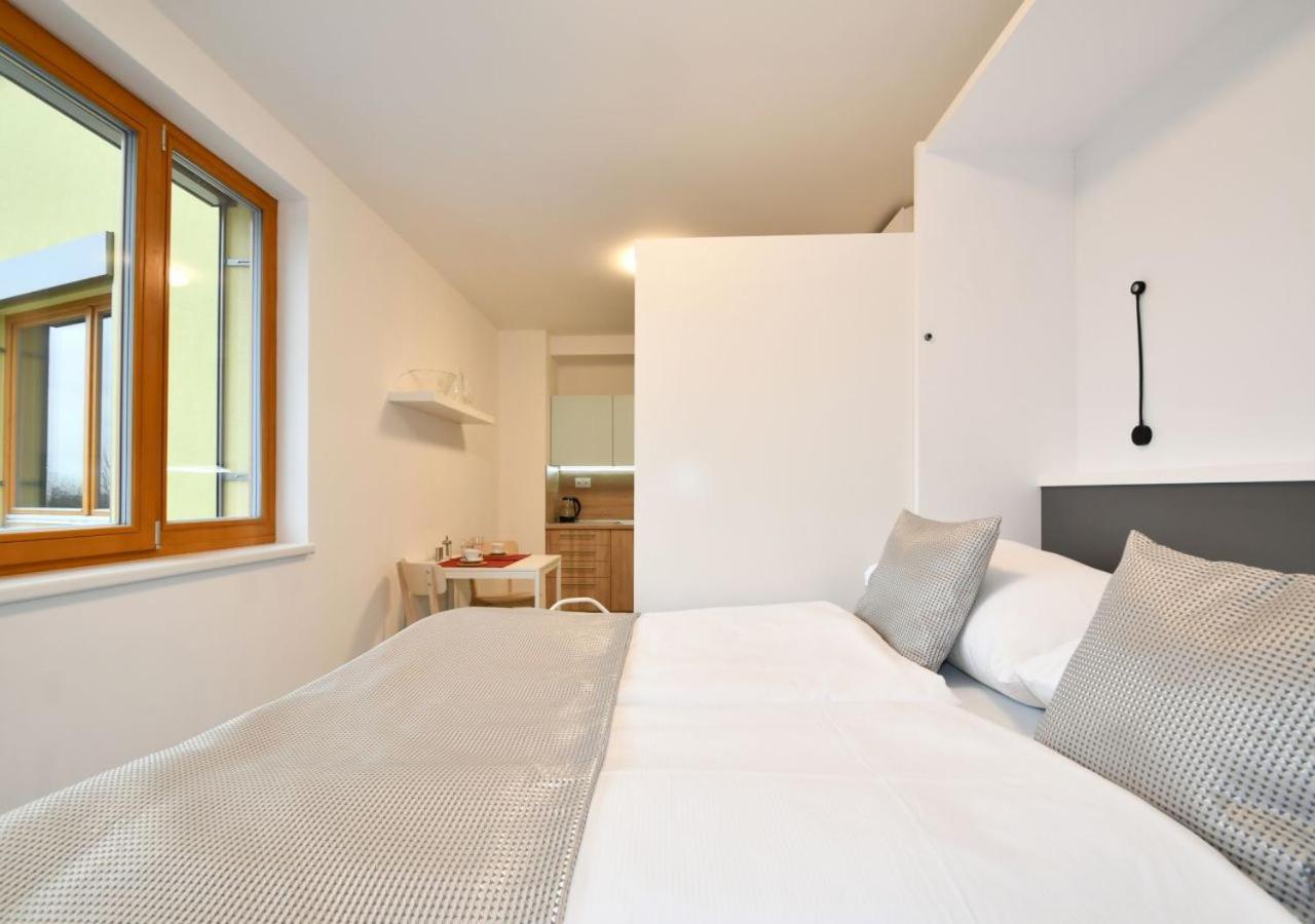 EFI Residence Holzova 28